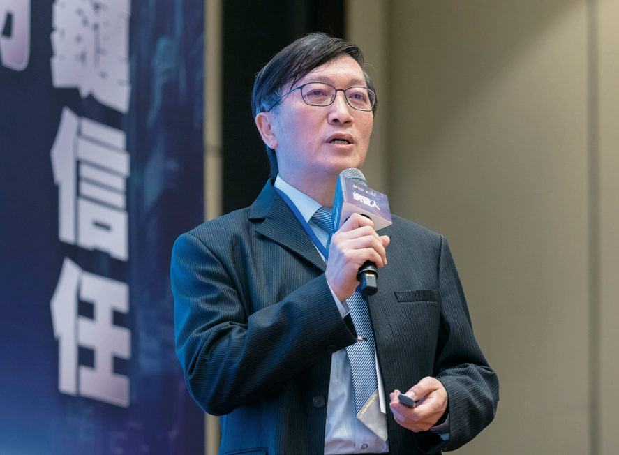 國立臺灣大學電機系教授暨資安科技研究中心主任林宗男提醒，物聯網導入代理式AI，必須強化非人類身分治理，確保自動化決策可驗證且可追溯。