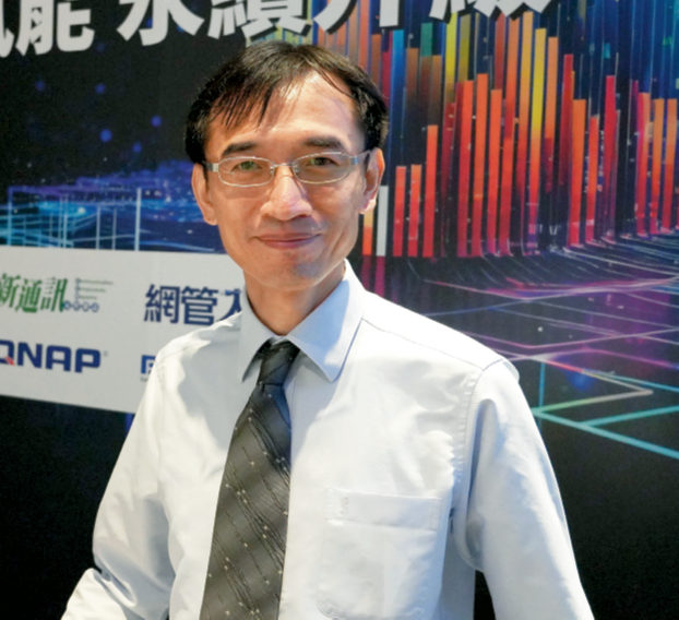 叡揚資訊全方位銷售顧問處副處長李政權指出，AI應用須深度融入企業營運與知識管理，協助組織在缺工與永續壓力下提升效率、強化競爭力。