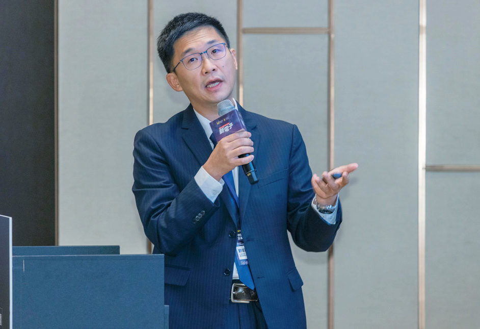中華資安國際鑑識暨健診部經理劉叡指出，醫療機構必須以臨床零信任為目標，運用資產可視性、網路微分段等手段，確保關鍵醫療服務不中斷。