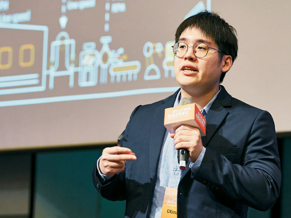 銓鍇國際解決方案部雲端顧問鍾文哲表示，製造業的升級轉型將更加依賴數據驅動，企業可善用雲端與AI技術，在競爭激烈的市場中贏得競爭力