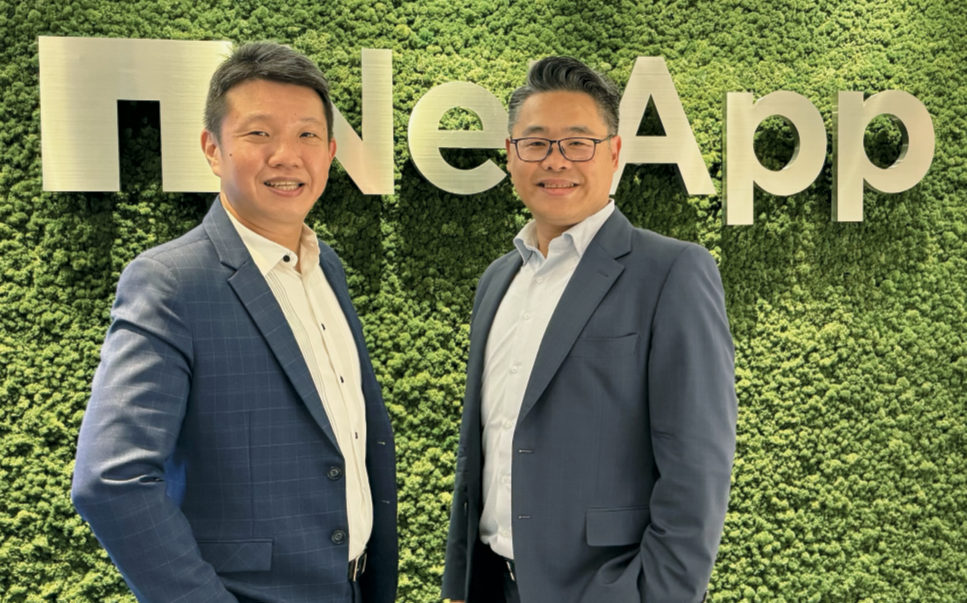 NetApp台灣區總經理朱宥鑫（右）與NetApp台灣技術總監許宏俊（左）認為，企業要讓AI真正落地，關鍵在建立可跨地端與雲端一致運作的資料平台，同時兼具強韌資安與治理能力，才能讓AI帶來長期價值。
