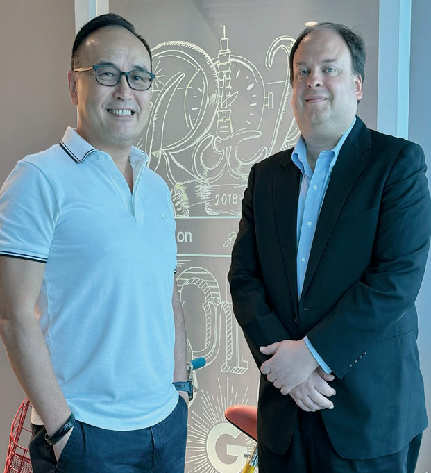 Google Cloud Security與Mandiant亞太區及日本首席技術總監Steve Ledzian(右)與北亞區總經理徐海國(左)指出,透過Agentic SOC,企業將能有效突破傳統資安作業瓶頸,實現具備即時性、彈性與決策力的現代化資安營運體系。