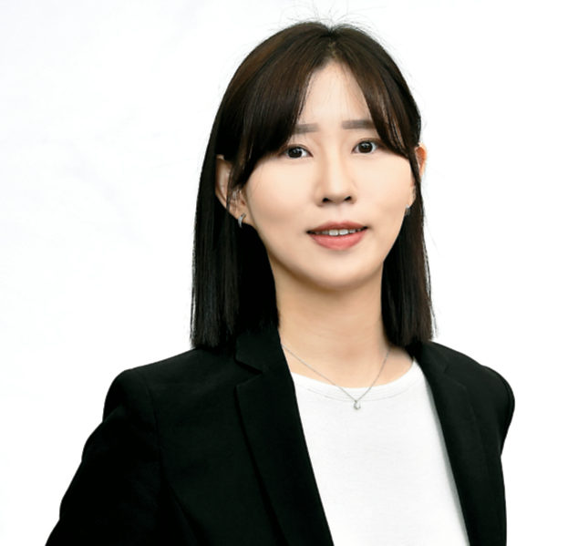 台灣IBM AI技術顧問許芮萍指出，考量運算資源與資料隱私風險，落地自建小型語言模型會是企業最佳解方。